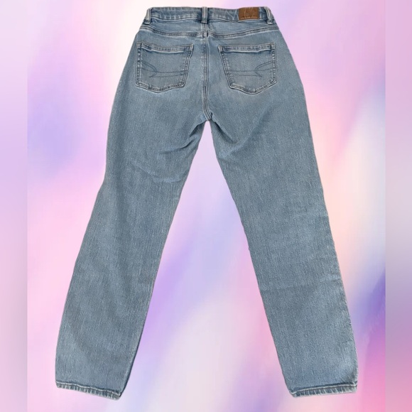 AE Strigid Mom Jeans - 2 Short - Picture 2 of 3